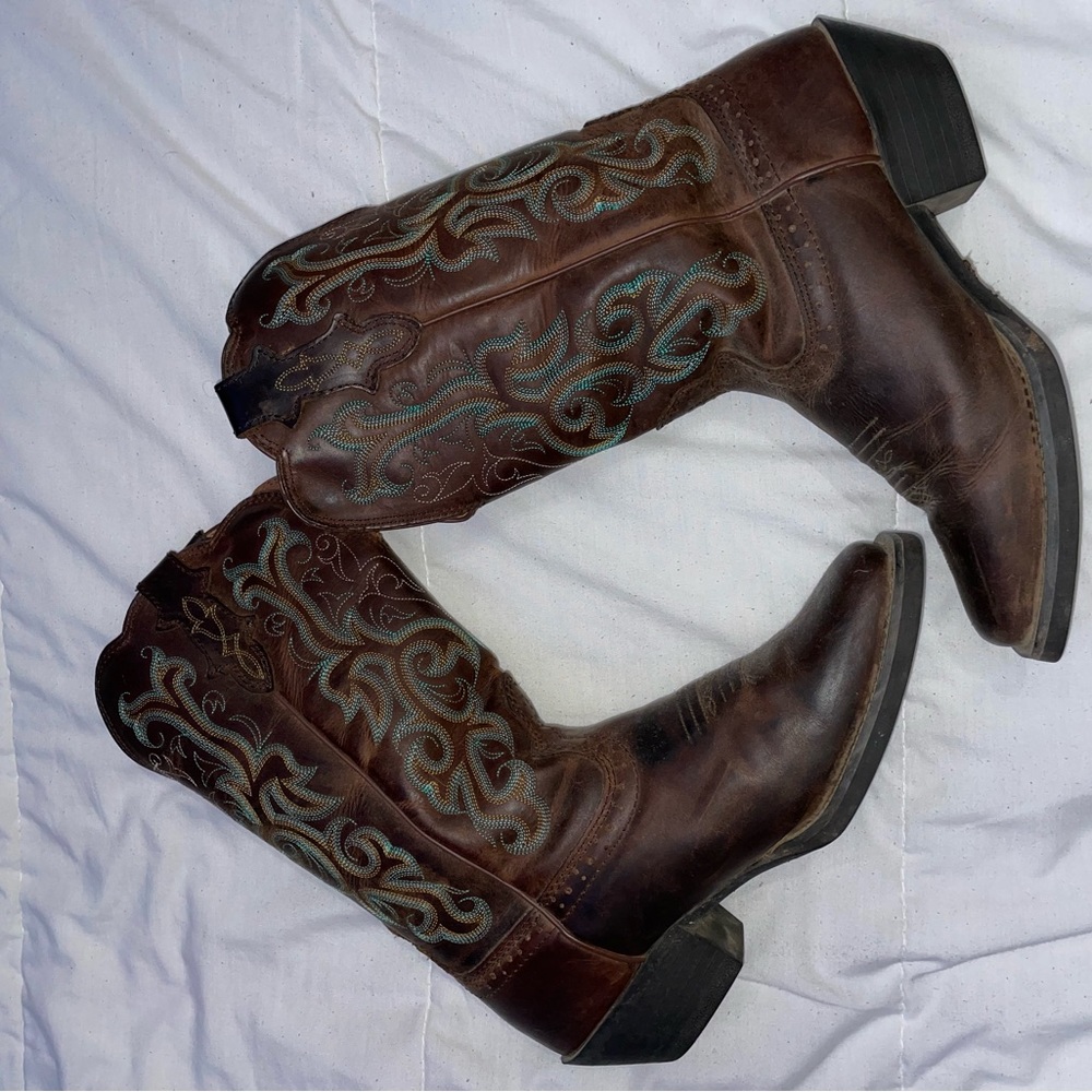 Cowgirl boots Justin